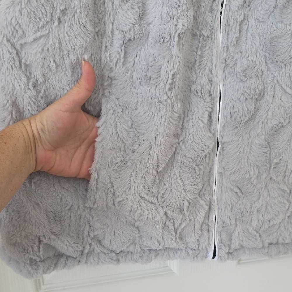 Free Country Women's White Quilted Or Grey Fur Reversable Zip Up Vest Pockets L - Picture 8 of 10